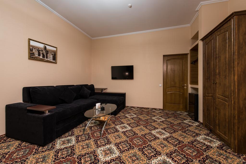 Premium Hotel Tjernivtsi Værelse billede