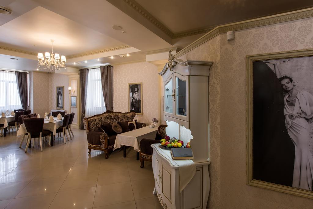 Premium Hotel Tjernivtsi Eksteriør billede