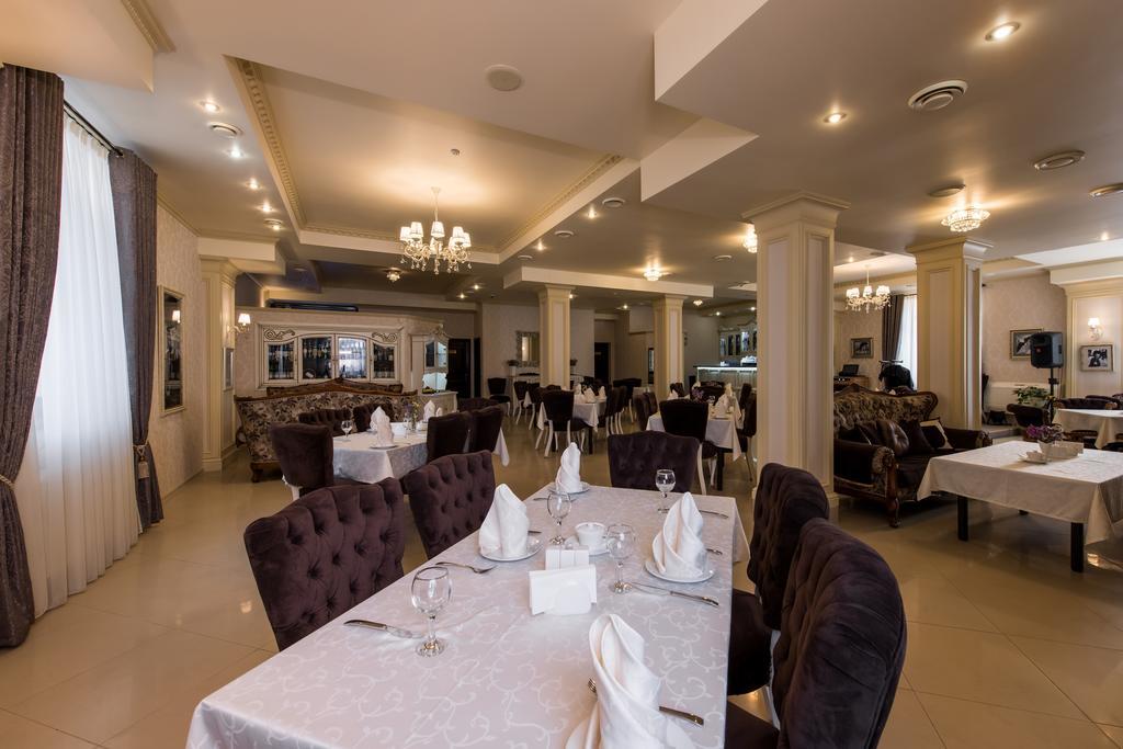 Premium Hotel Tjernivtsi Eksteriør billede