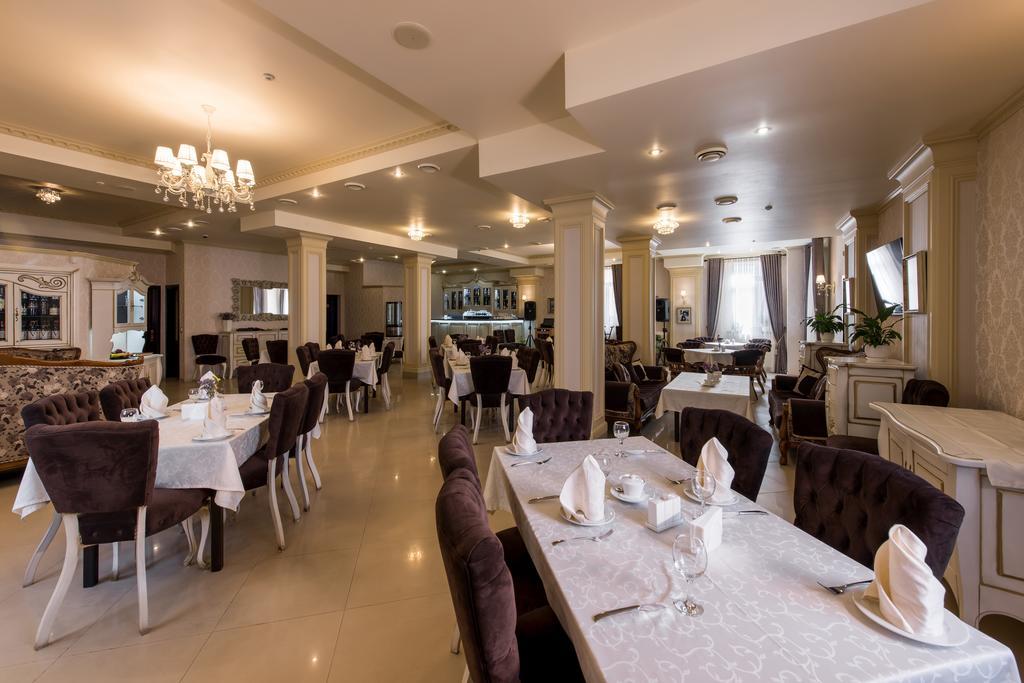 Premium Hotel Tjernivtsi Eksteriør billede