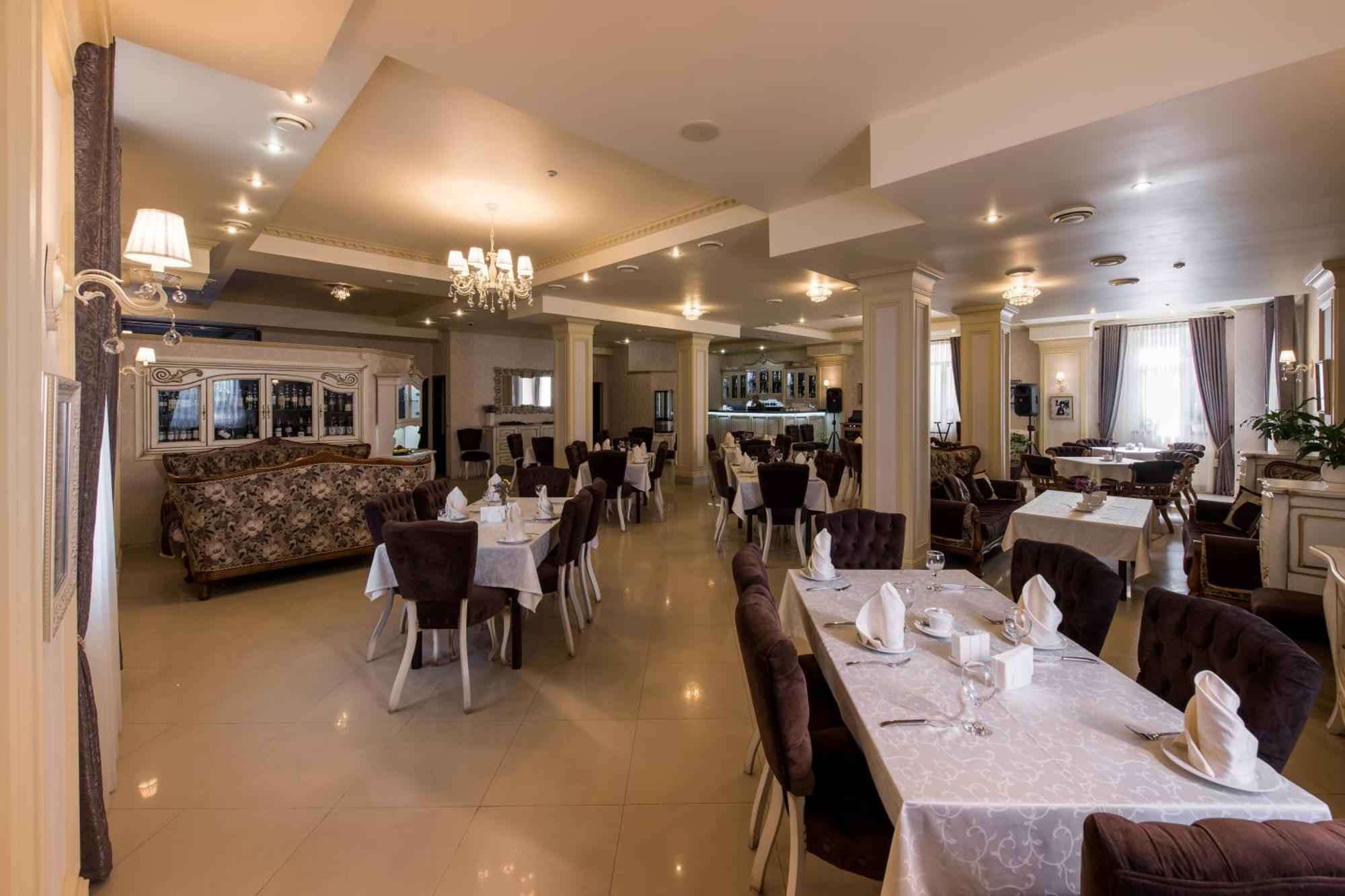 Premium Hotel Tjernivtsi Eksteriør billede