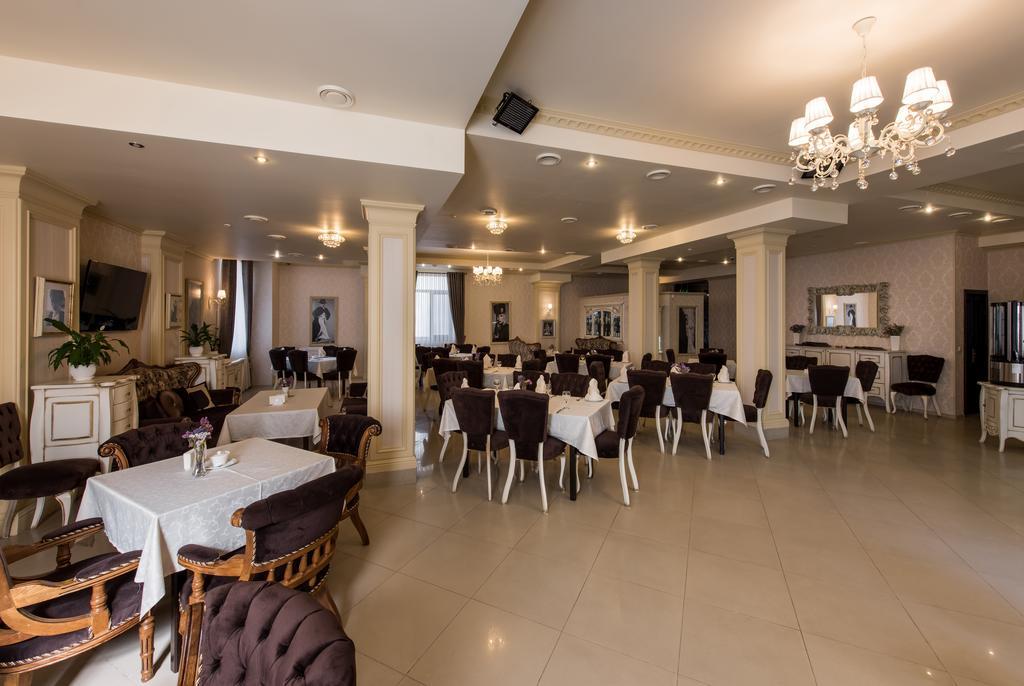 Premium Hotel Tjernivtsi Eksteriør billede
