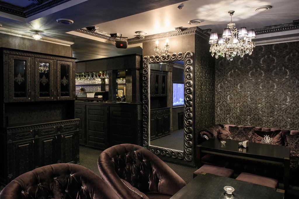 Premium Hotel Tjernivtsi Eksteriør billede
