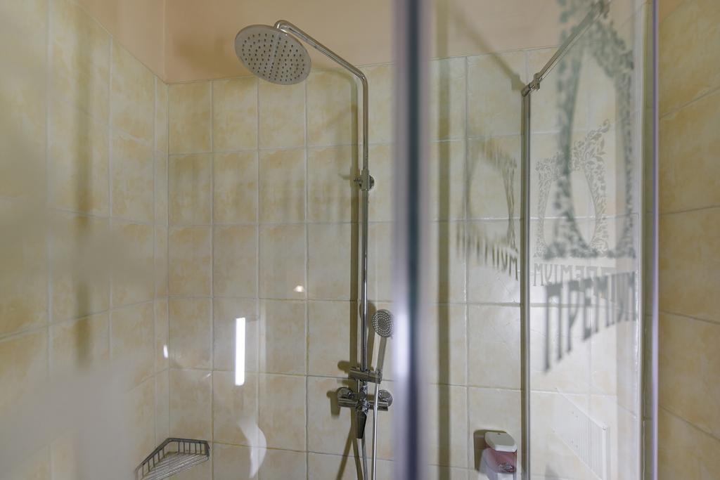 Premium Hotel Tjernivtsi Eksteriør billede